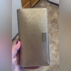 Barely used 
Spacious 
Rosegold